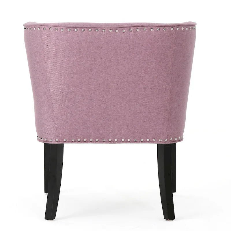 Poltrona d’accento contemporanea color viola lavanda con trapuntatura a cialda e bordatura con borchie
