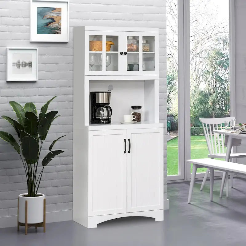 Credenza alta da cucina con vetrine, vano aperto per microonde e ripiani regolabili