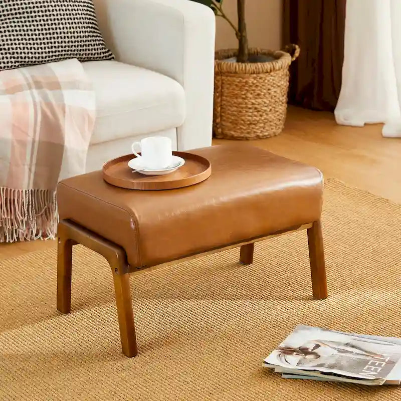 Mid-Century-Akzenthocker aus Kunstleder mit ausgestellten Beinen aus Gummibaumholz